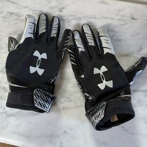 Under Armour Black and White Kids Gloves